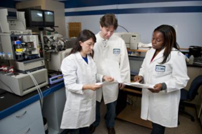 Biomedical Sciences students in Lab